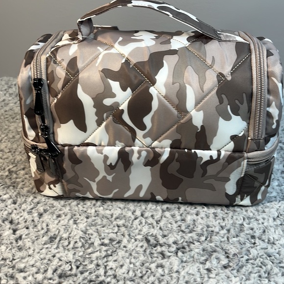 NWT Lug Stowaway - Camo Taupe - Picture 2 of 6